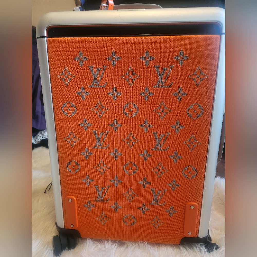 Louis Vuitton Horizon Soft Luggage 4R 55(men's listing)